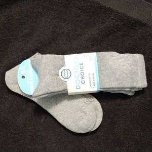 Doctors choice diabetic & neuropathy Grey socks size men's 8-12,women 10-13. NWT